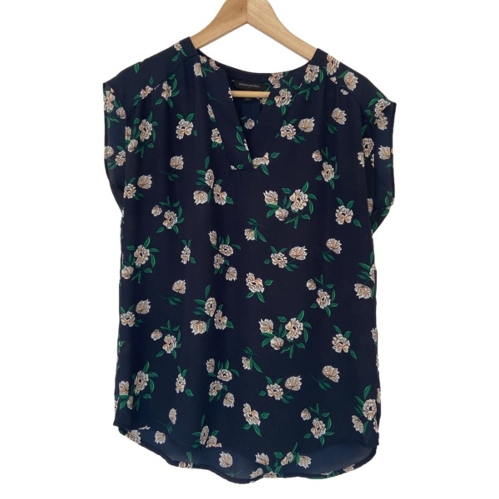 BANANA REPUBLIC NAVY BLUE/FLORAL V-NECK DOLMAN STYLE SHORT SLEEVE BLOUSE, XS